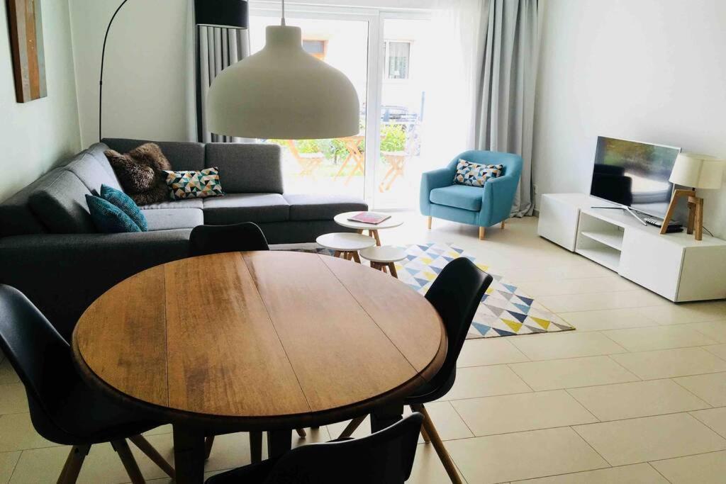 Large Family Retro Flat In City Center- Large Terrace & Garden View, Free Parking Luxemburgo Exterior foto